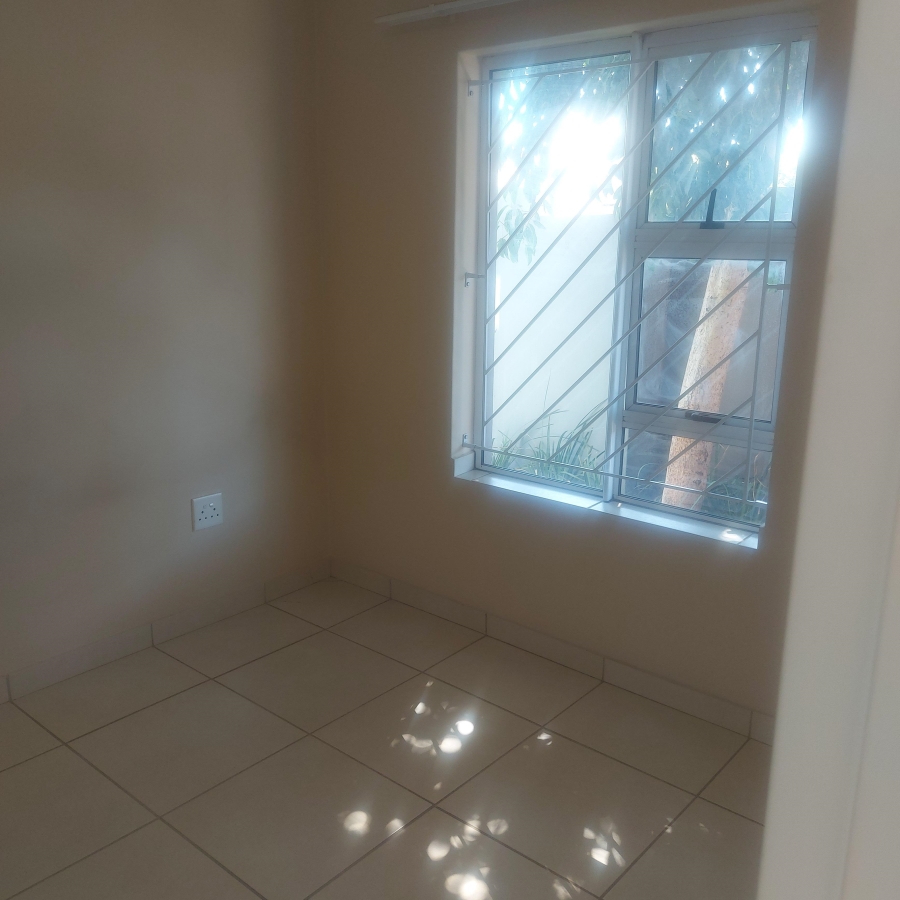 To Let 2 Bedroom Property for Rent in Buh Rein Estate Western Cape